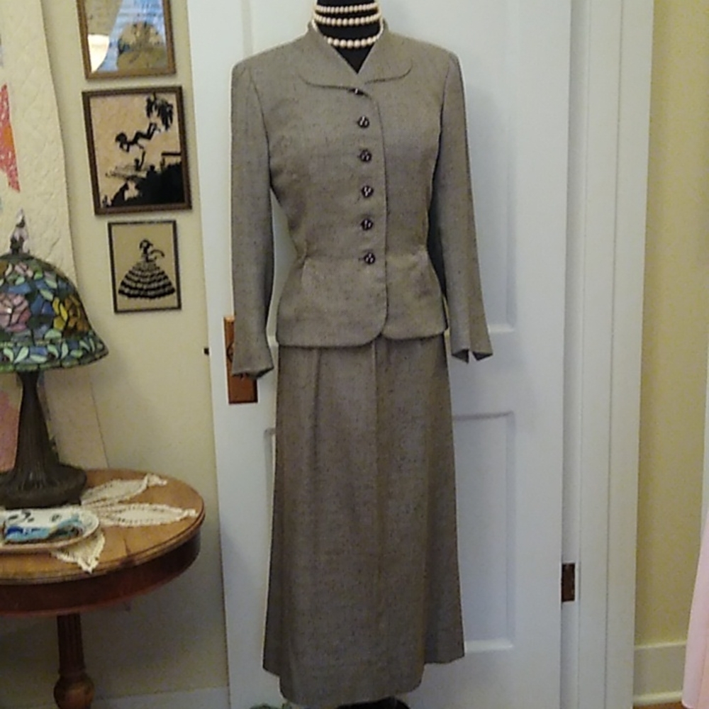 Vtg Suit by Mangone New York